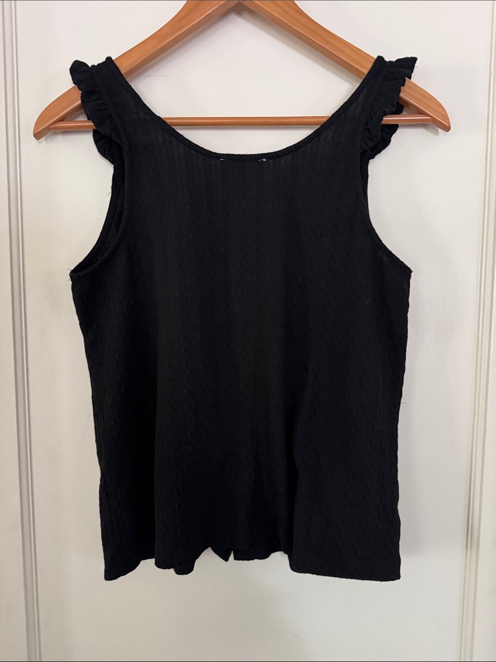 Black Ruffle-Strap Button-Front Tank Top - Picture 2 of 3